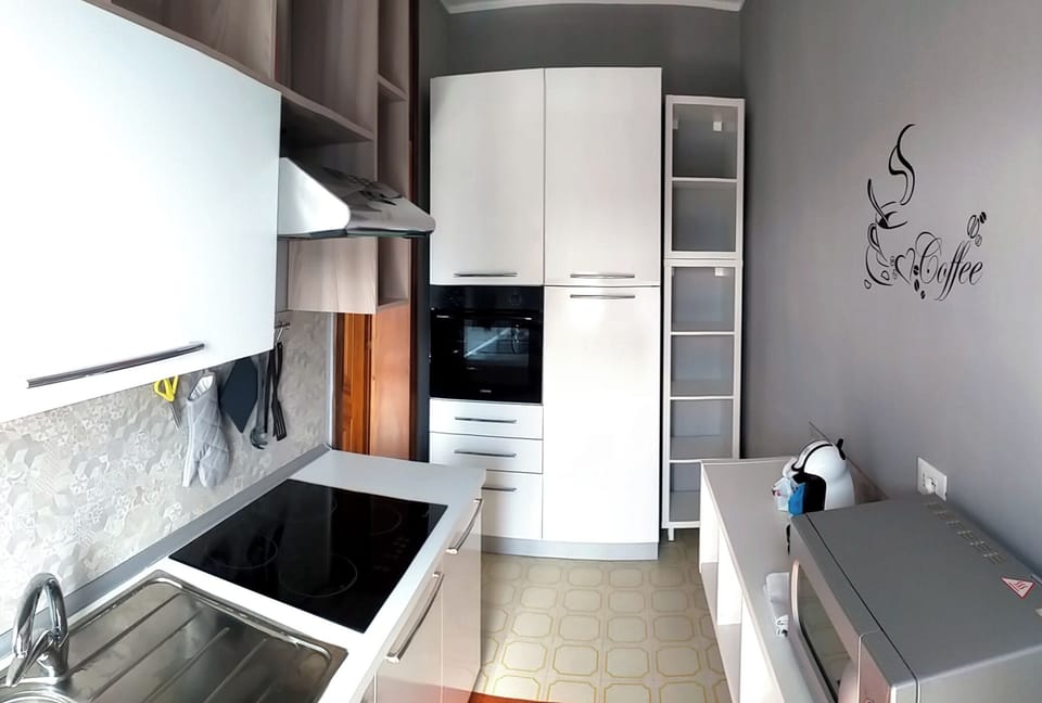 Apartment, 2 Bedrooms, Smoking, Balcony | Interior