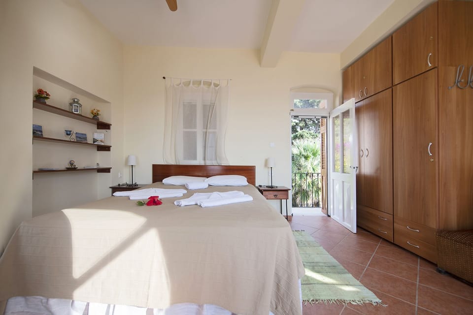 House, Sea View, Beachfront | 1 bedroom, soundproofing, iron/ironing board, free WiFi