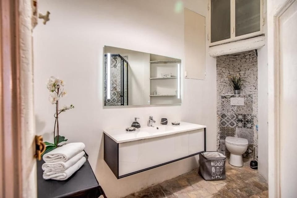 Family Condo, 2 Bedrooms, 2 Bathrooms, Annex Building (Duplex) | Bathroom | Shower, rainfall showerhead, free toiletries, hair dryer