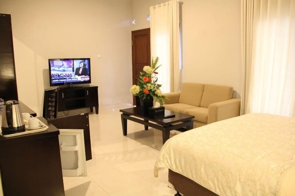 Standard Room | Living area | LCD TV