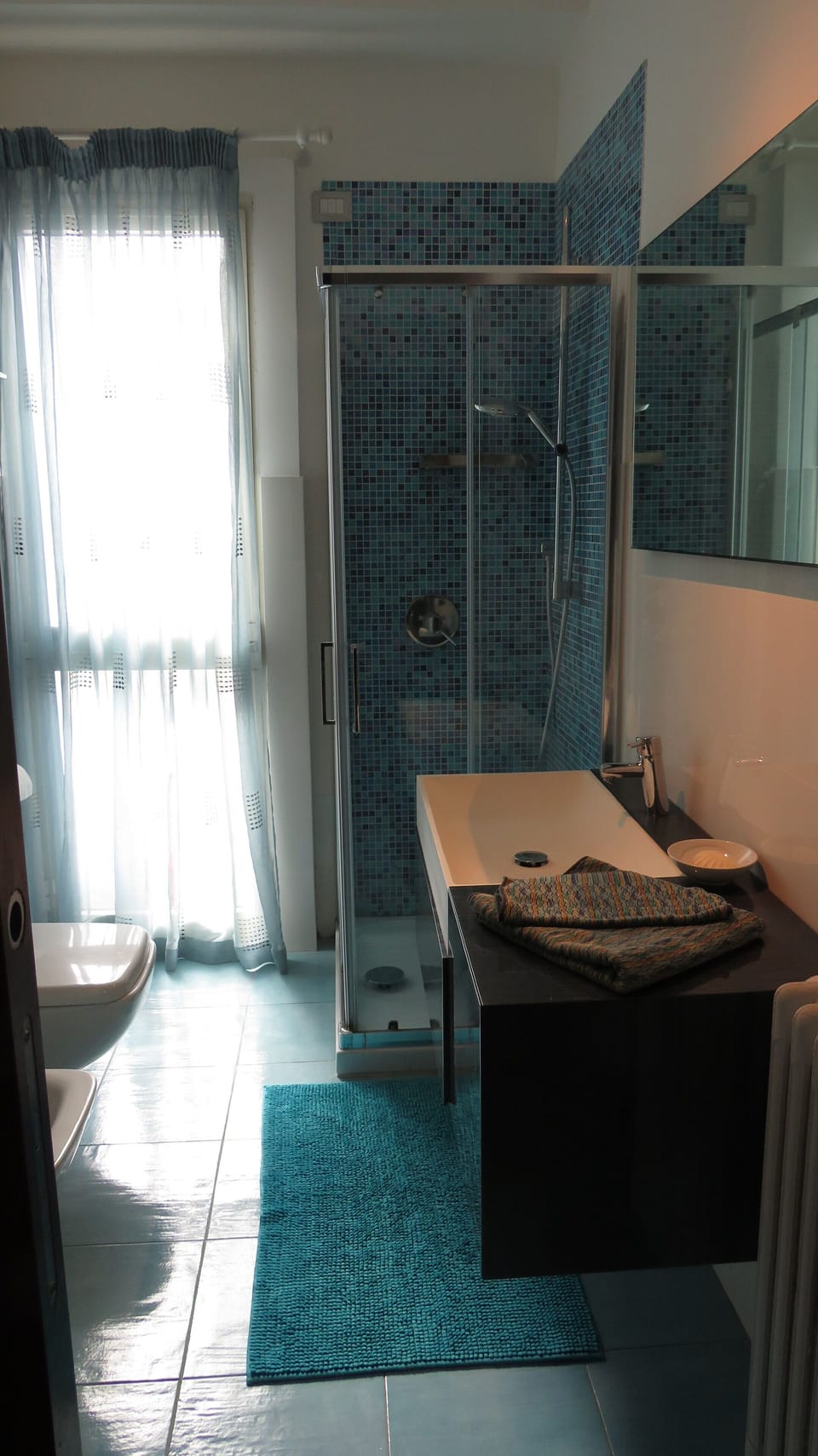 Double Room, 1 Double Bed, Shared Bathroom | Bathroom | Shower, rainfall showerhead, bidet, towels
