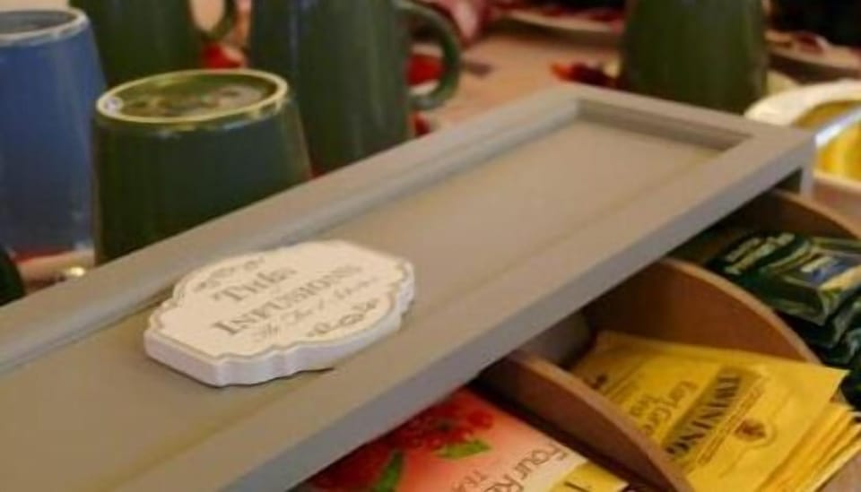 Breakfast, lunch, dinner served; alfresco dining