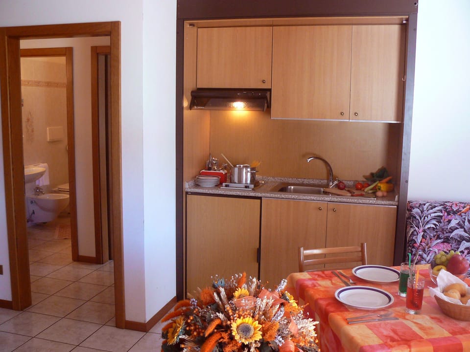Standard Apartment, 1 Bedroom, Kitchenette | Private kitchenette