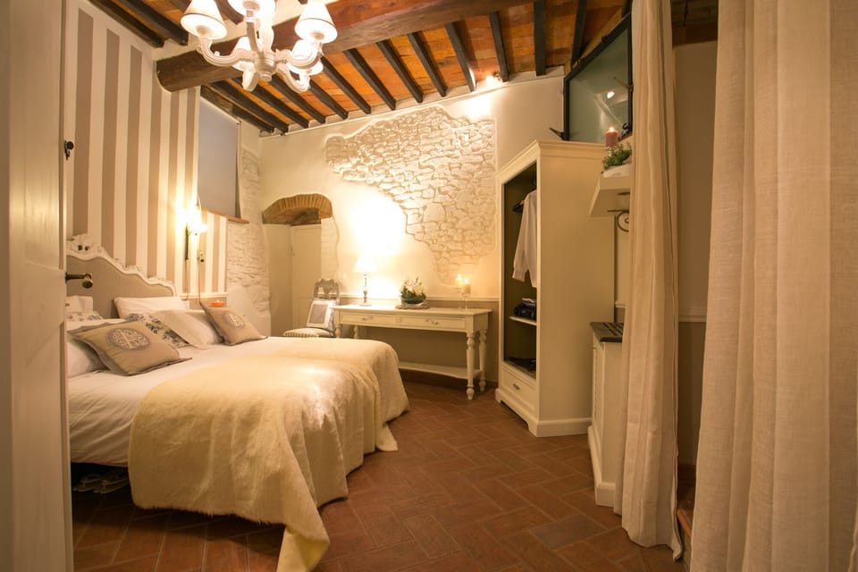 Double or Twin Room | Minibar, desk, free WiFi, bed sheets