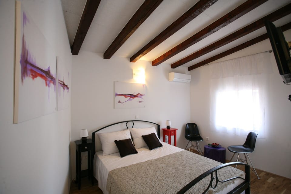 Double Room | Premium bedding, down comforters, individually decorated