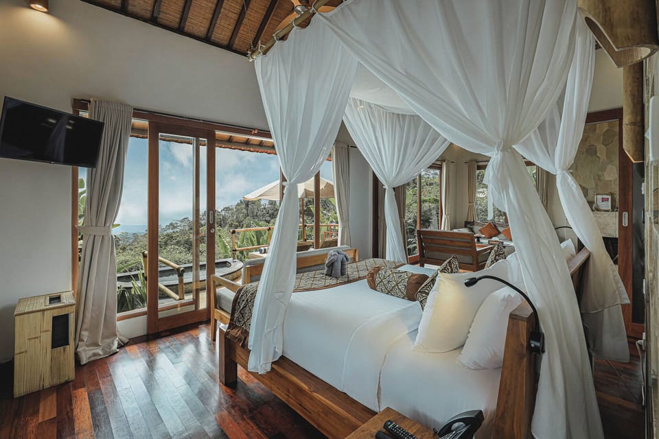 Villa, 1 Bedroom, Hot Tub (with 1x 30 Minutes Massage) | In-room safe, individually decorated, individually furnished, desk