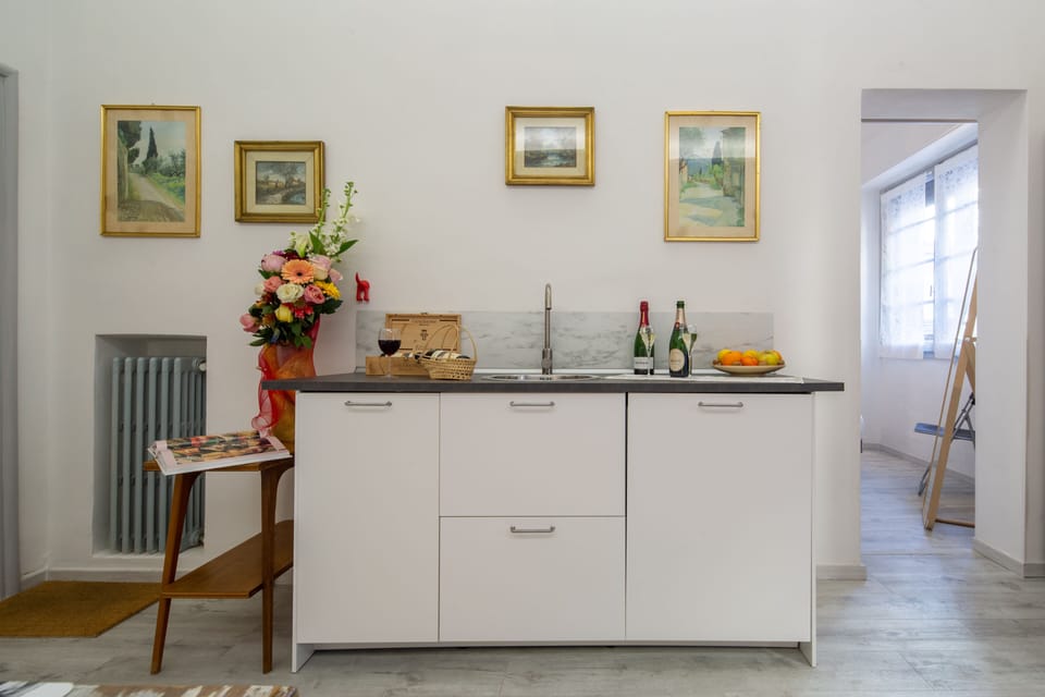 Comfort Apartment, 2 Bedrooms | Private kitchen | Fridge, microwave, oven, stovetop