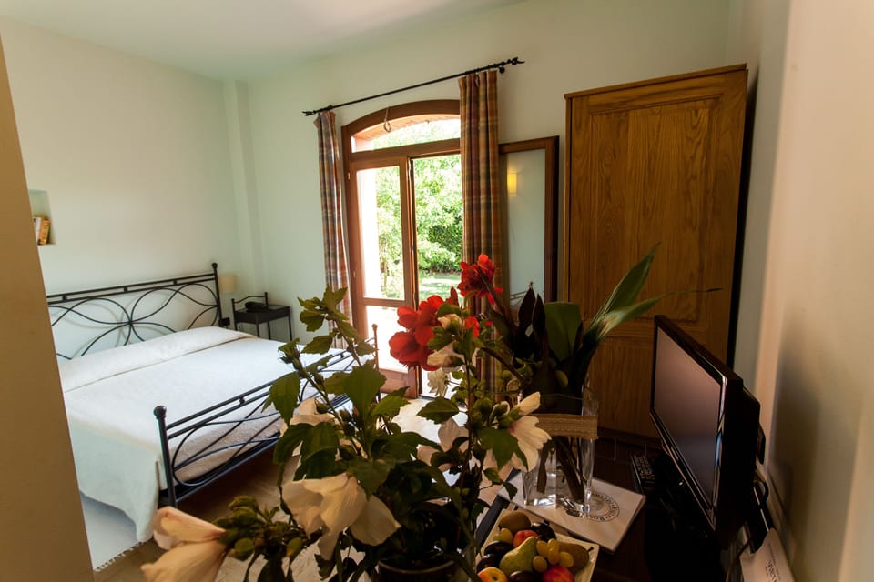 Classic Double Room Single Use | Premium bedding, down comforters, in-room safe, individually decorated
