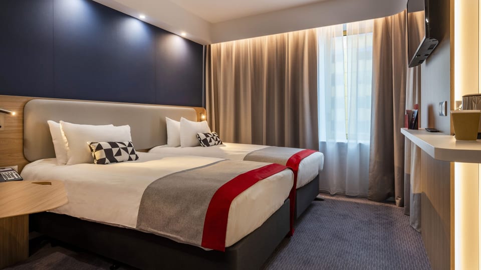 Premium bedding, in-room safe, desk, laptop workspace