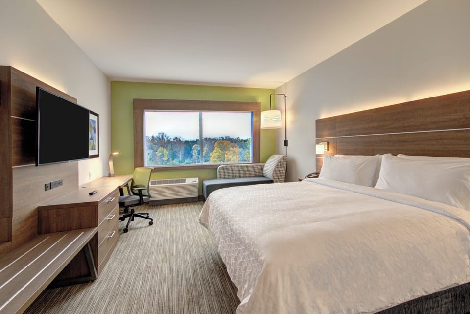 In-room safe, blackout drapes, iron/ironing board, free WiFi