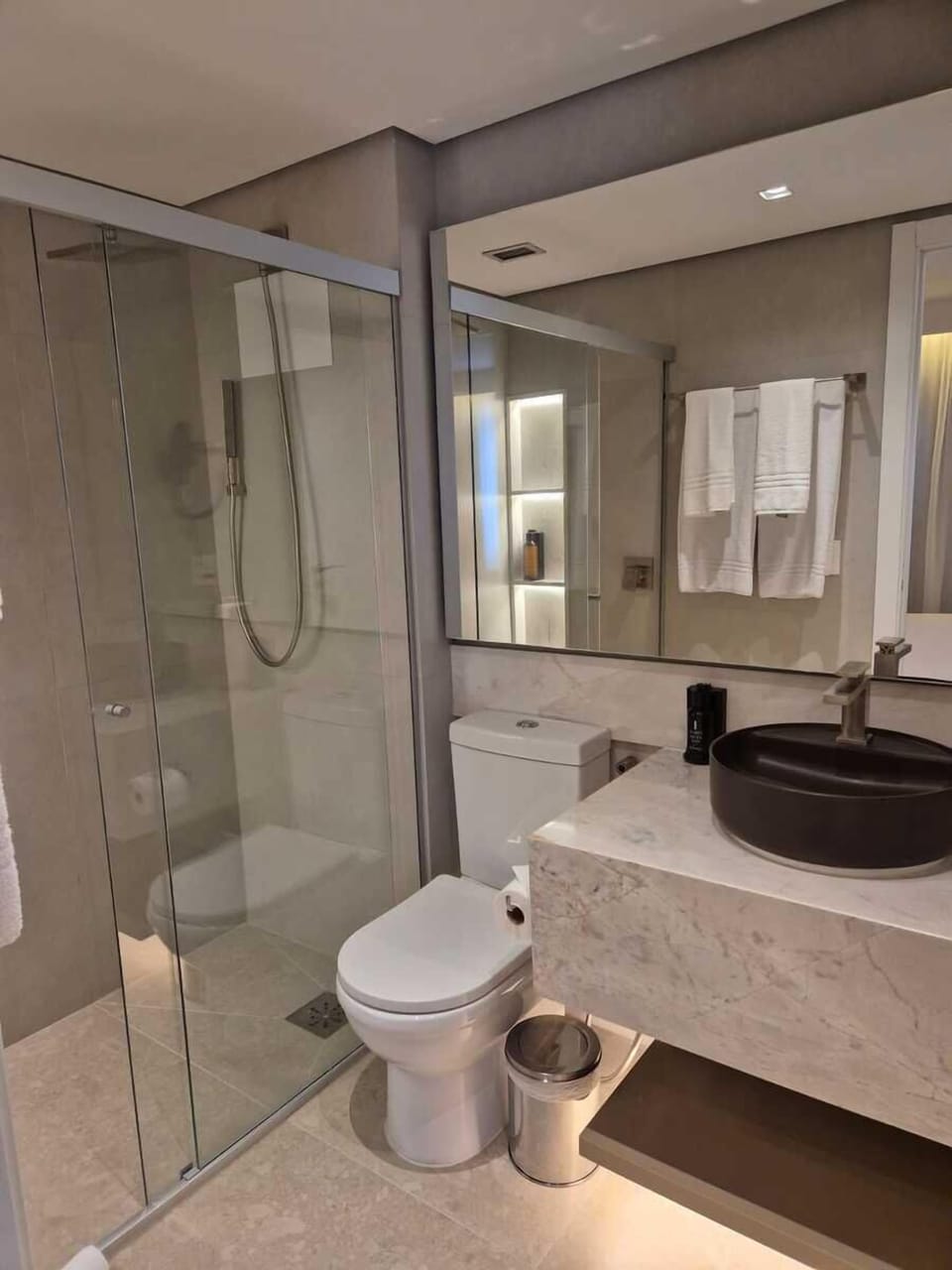 Premium Double Room, 1 King Bed | Minibar, in-room safe, desk, laptop workspace