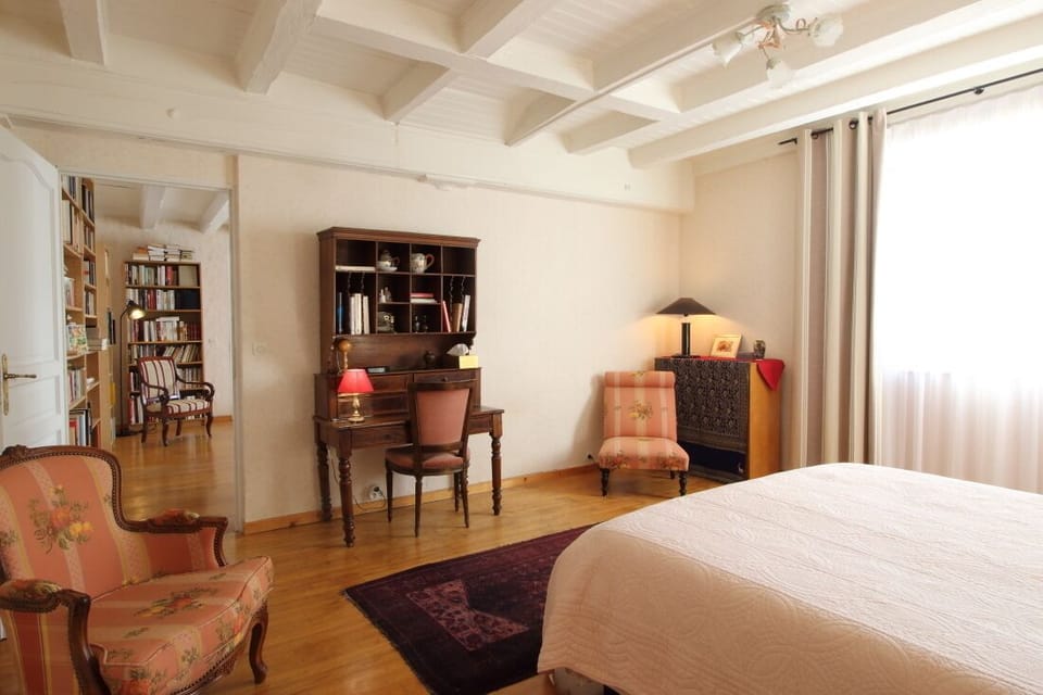 Double Room, Private Bathroom (Meline) | Individually decorated, individually furnished, desk, iron/ironing board