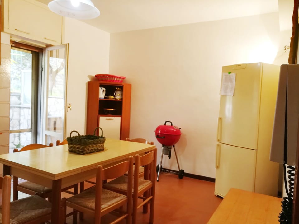 Villa, 3 Bedrooms, Balcony, City View | Interior