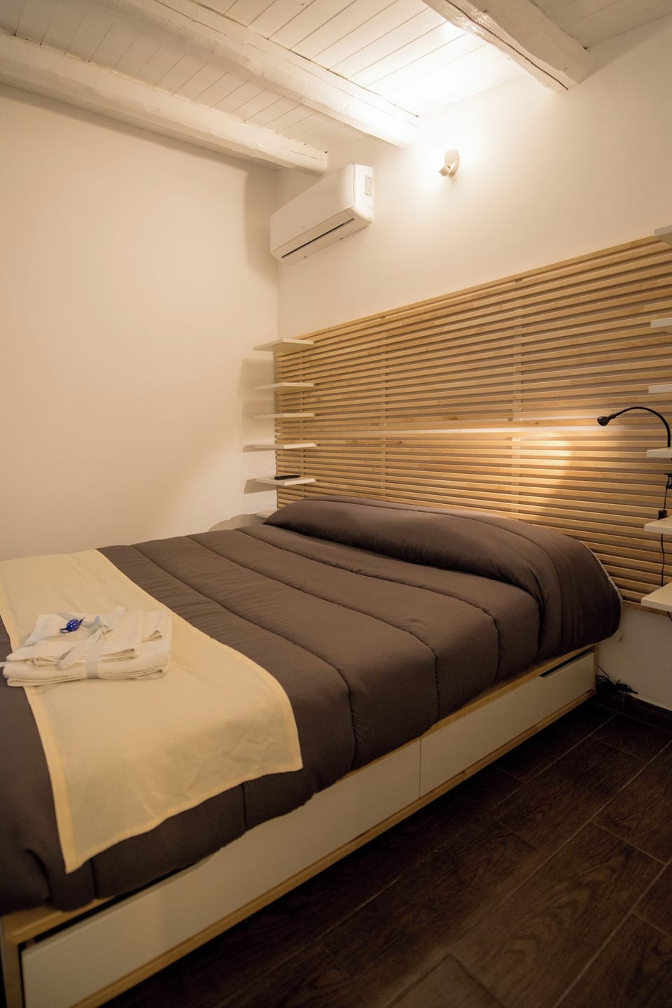 Room, 1 Bedroom, Smoking, Patio | 1 bedroom, WiFi