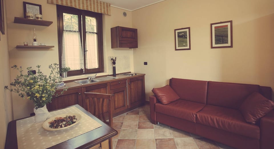 Comfort Studio | Private kitchen | Shared fridge, microwave, highchair