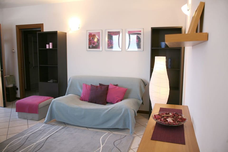 Apartment, 2 Bedrooms, Terrace, Garden View | Lounge