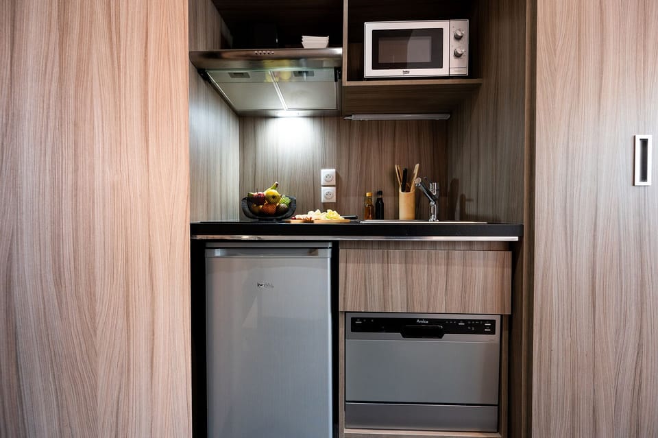 Studio | Private kitchen | Coffee/tea maker, electric kettle, toaster