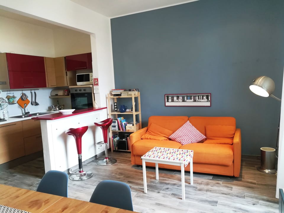 House, 2 Bedrooms, Balcony, City View | Living room