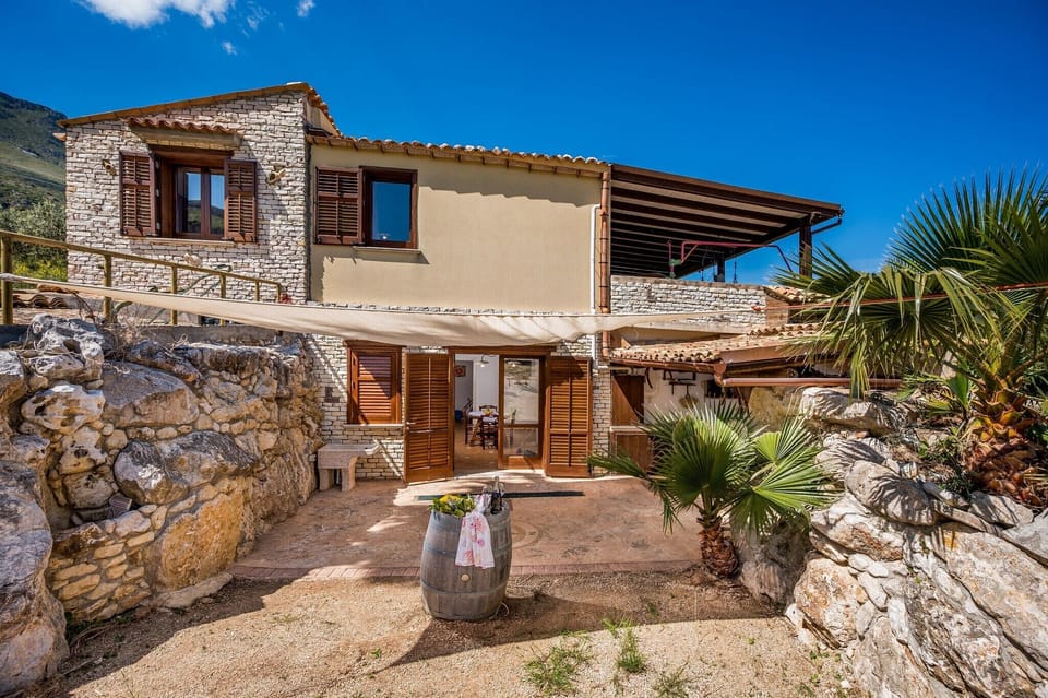 Apartment, 1 Bedroom, Smoking, Balcony | Property entrance