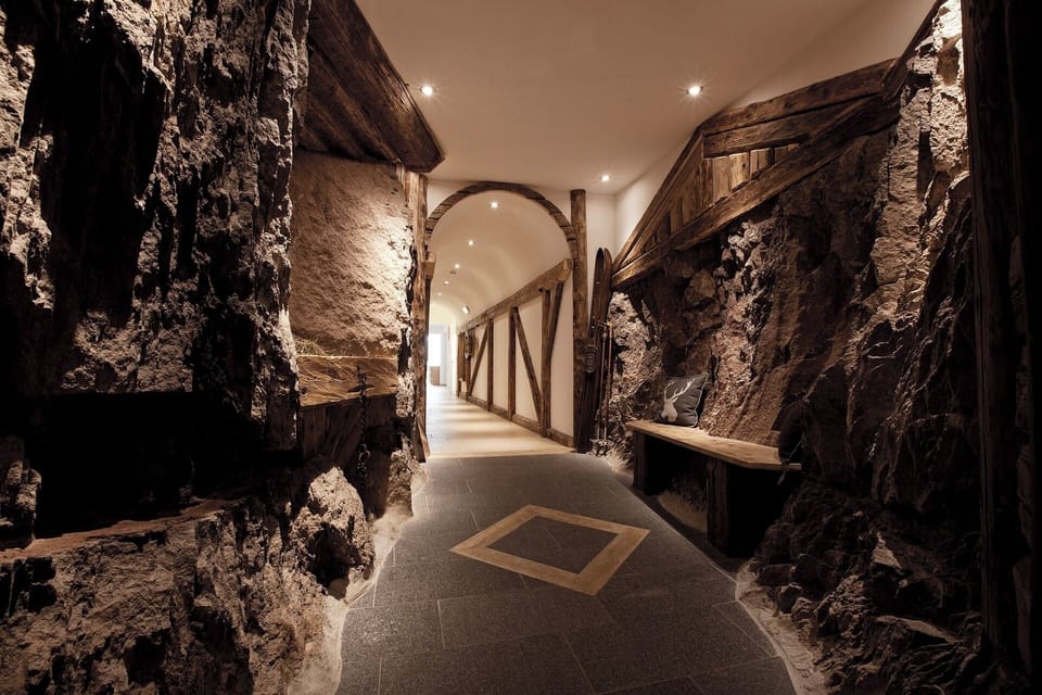 Couples treatment rooms, sauna, hot tub, steam room, Turkish bath