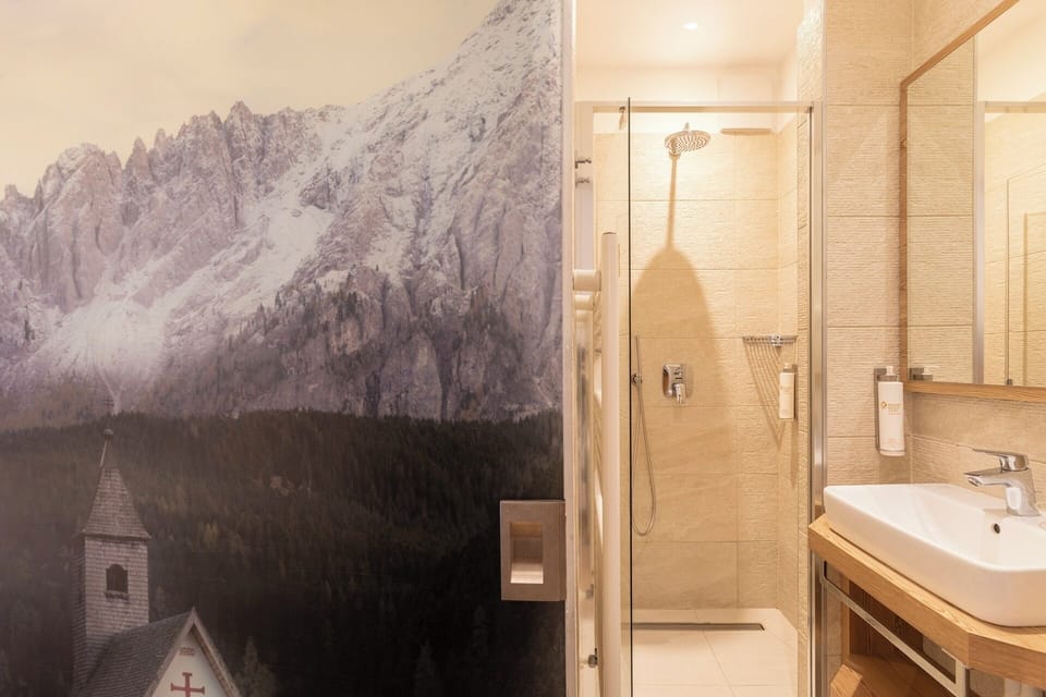 Family Suite, Connecting Rooms (Deluxe) | Down comforters, pillowtop beds, in-room safe, laptop workspace