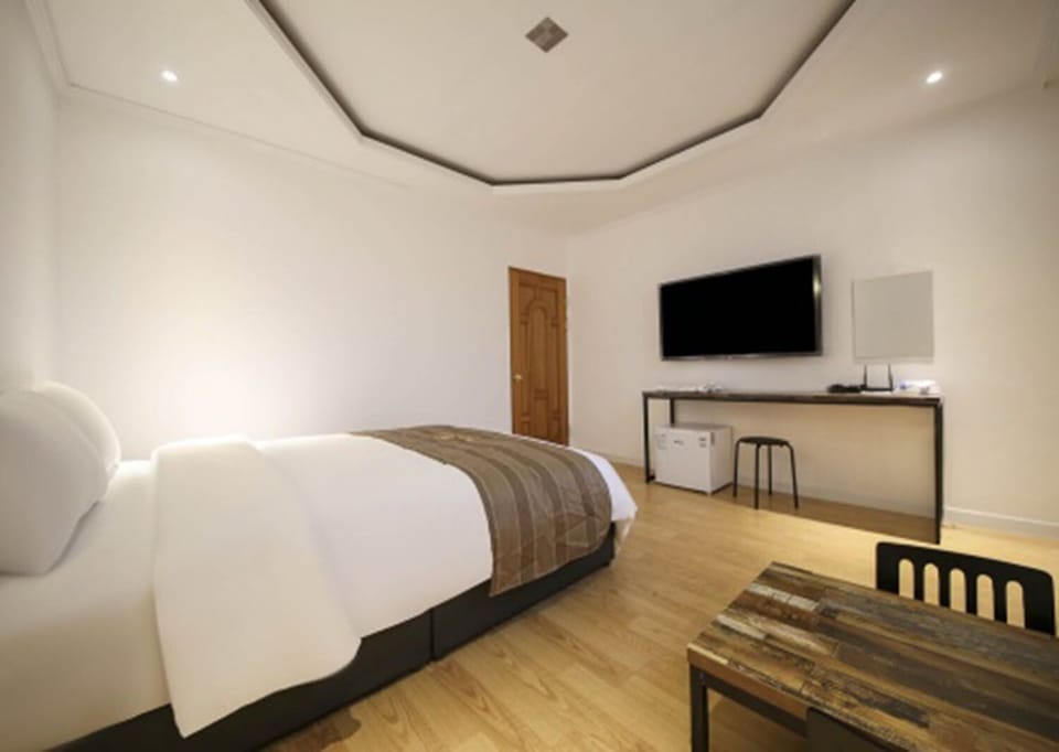 Standard Room | Free WiFi