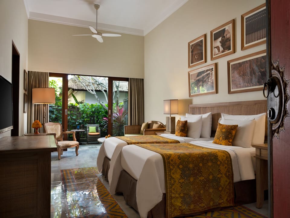 Deluxe Garden Suite | Premium bedding, minibar, in-room safe, individually decorated