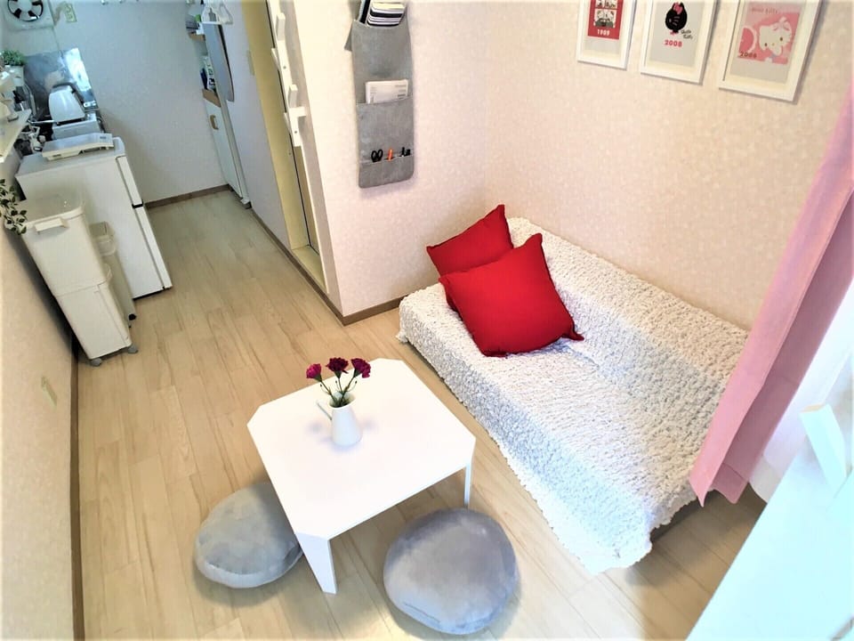 Room (/9) | Iron/ironing board, WiFi (free), bed sheets