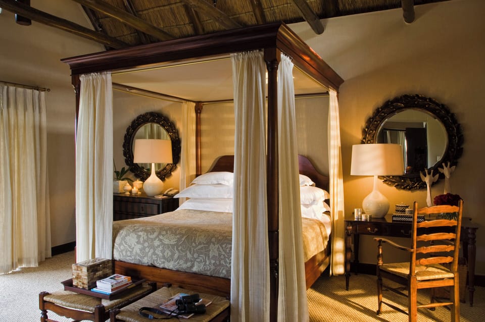 Suite (Supreme) | Egyptian cotton sheets, premium bedding, down comforters, pillowtop beds