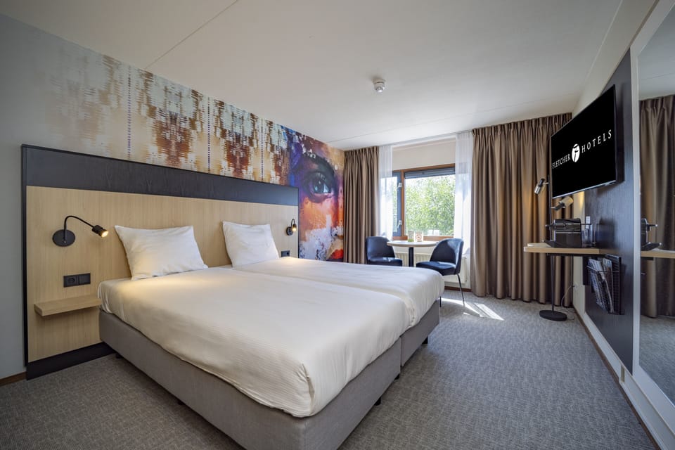 Comfort Double Room | In-room safe, desk, blackout drapes, soundproofing