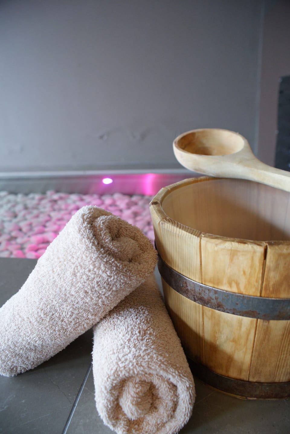 Sauna, hot tub, Turkish bath, body treatments, hydrotherapy