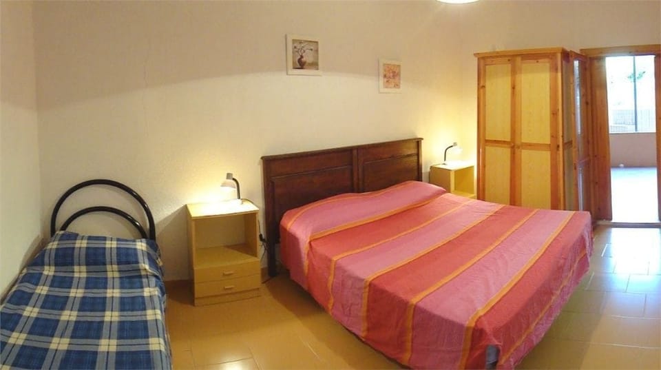 Apartment, 1 Bedroom | 1 bedroom, bed sheets