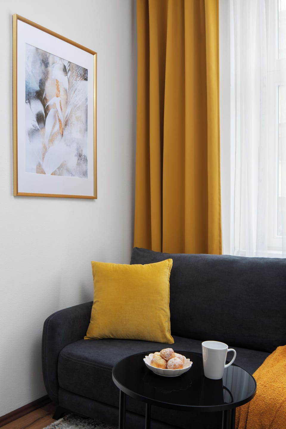 Comfort Apartment | Living area | TV