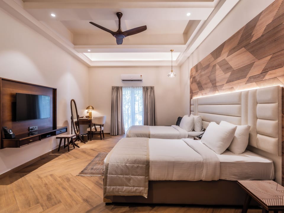 Executive Room | Premium bedding, memory foam beds, in-room safe, desk