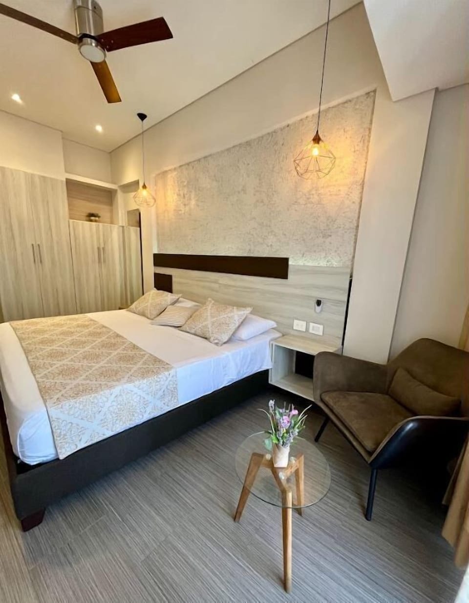 Superior Room, 1 King Bed, Balcony | 1 bedroom, minibar, in-room safe, desk