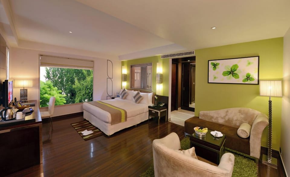 Junior Studio | Minibar, in-room safe, desk, soundproofing