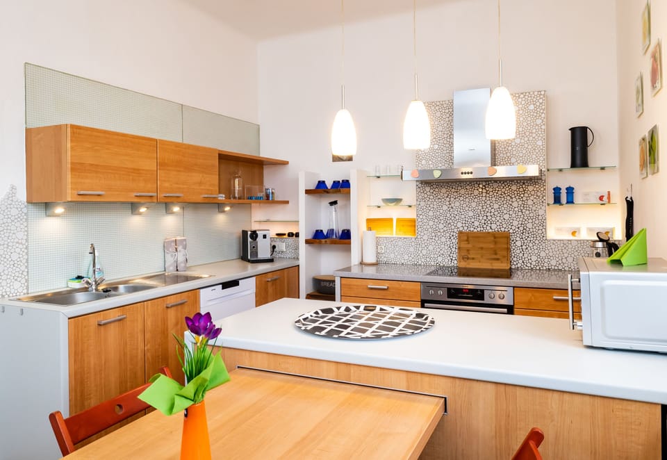 Apartment, Balcony | Private kitchen | Coffee/tea maker, electric kettle, toaster