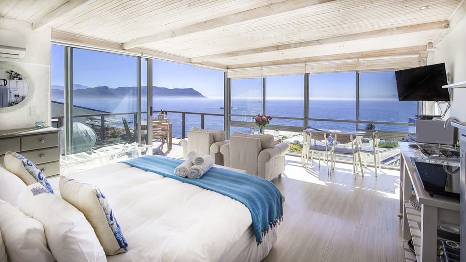 Individually decorated, individually furnished, laptop workspace