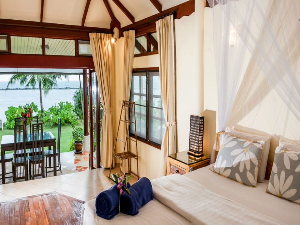 Villa, 3 Bedrooms, Non Smoking, Kitchen | 3 bedrooms, desk, WiFi (free), individually decorated