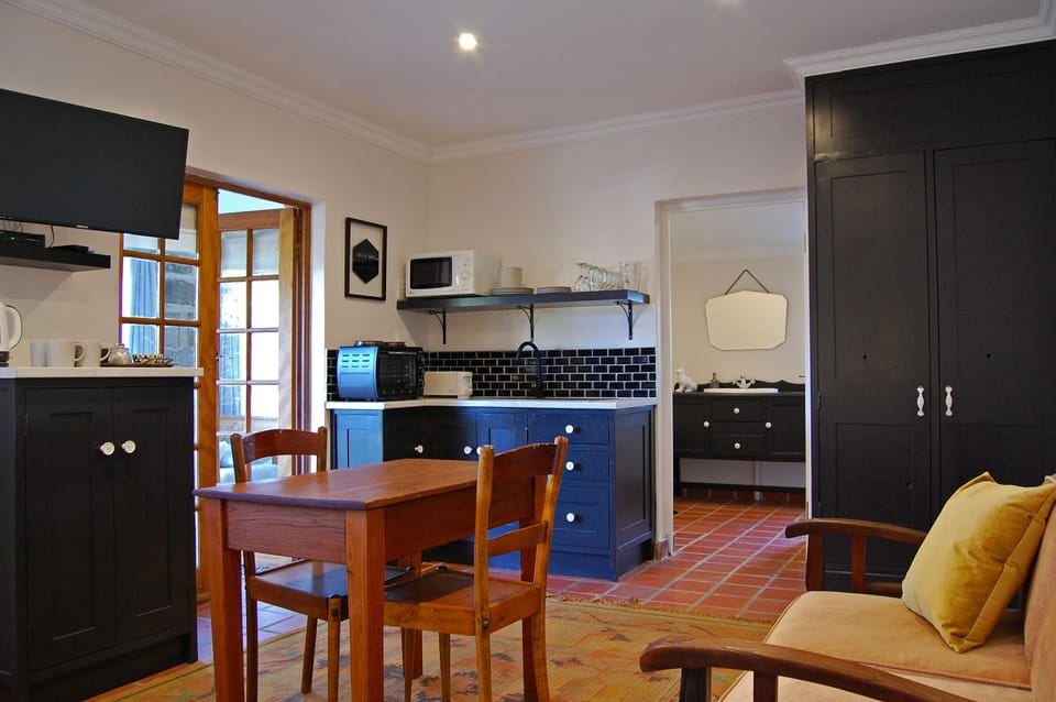 Room (White) | Private kitchenette | Mini-fridge, microwave, oven, stovetop
