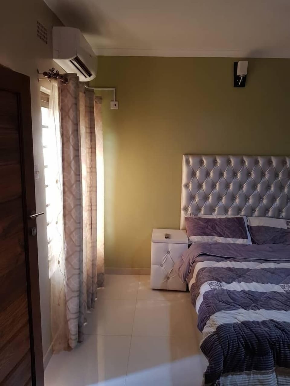 Double Room | Minibar, desk, laptop workspace, iron/ironing board