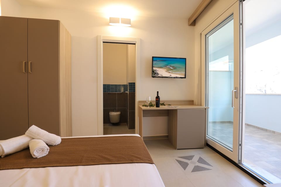 Classic Triple Room, Ensuite