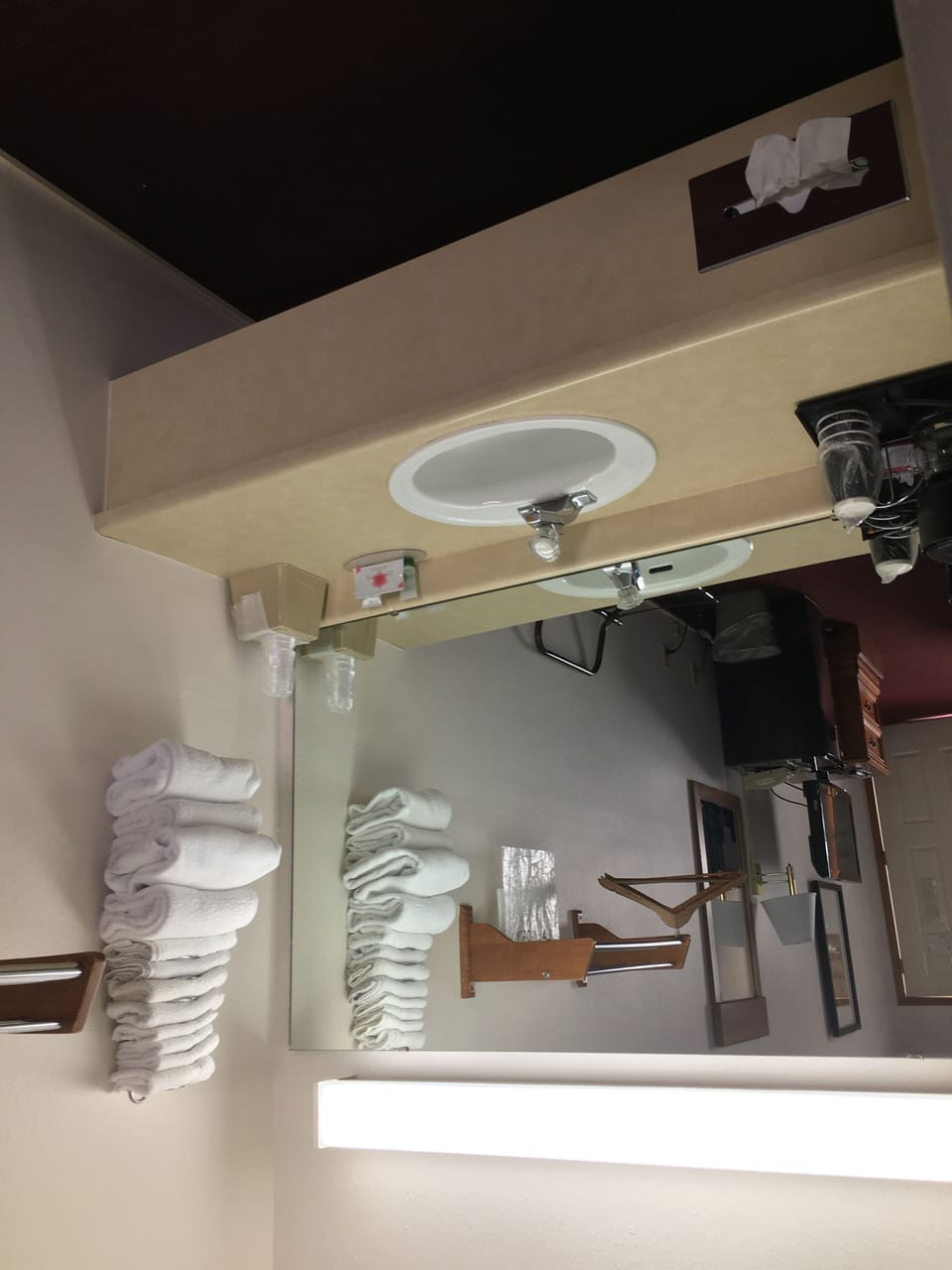 Classic Single Room, 1 King Bed | Individually decorated, individually furnished, free WiFi