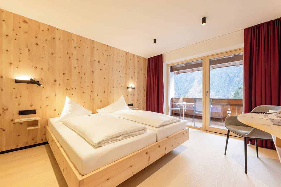 Premium Double Room | Minibar, in-room safe, free WiFi, bed sheets