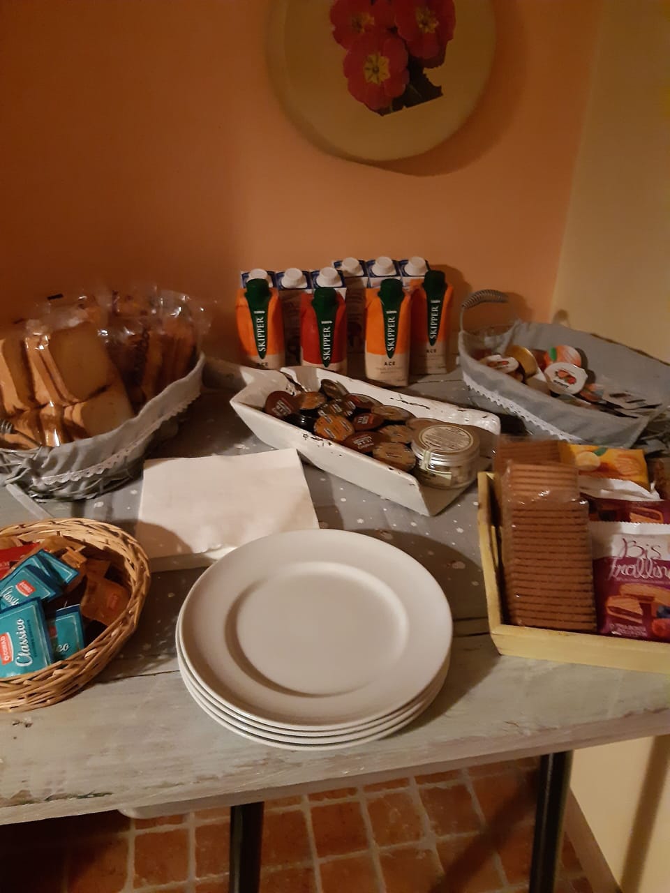 Free daily continental breakfast