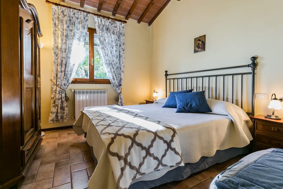 Standard Apartment | Individually decorated, individually furnished, desk, bed sheets