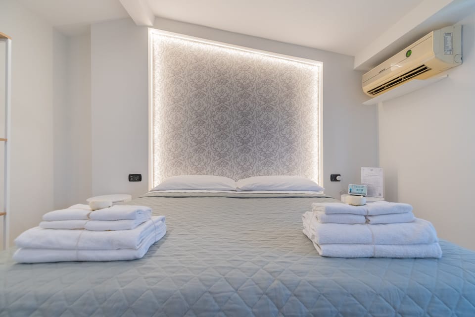 Comfort Double or Twin Room, 1 Bedroom, Non Smoking, Garden Area | Down comforters, desk, soundproofing, cribs/infant beds