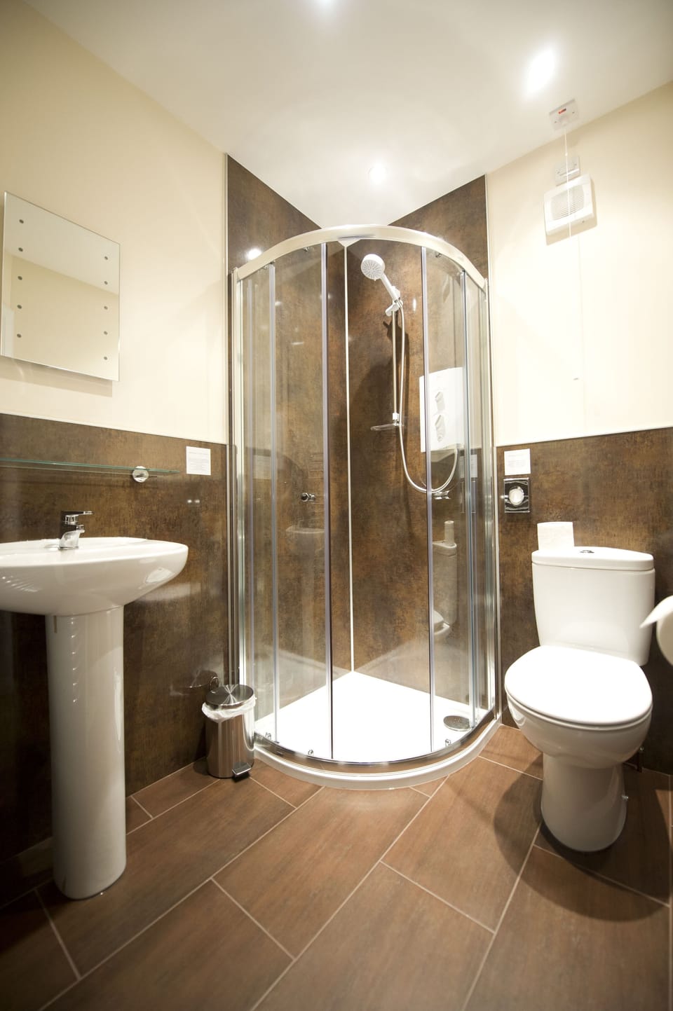 Deluxe Double Room, Ensuite, Garden View | Bathroom