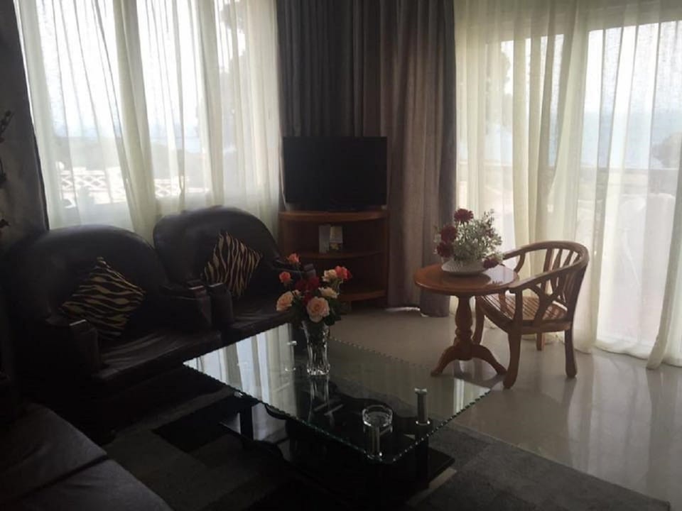 Apartment | Premium bedding, individually decorated, desk, free cribs/infant beds