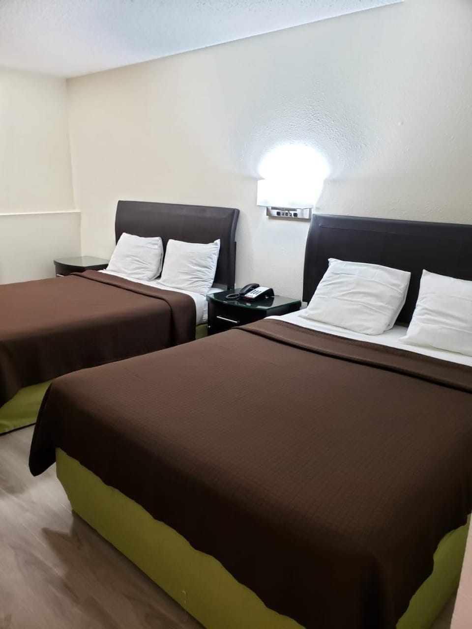 Economy Double Room | Soundproofing, iron/ironing board (on request), WiFi (free), bed sheets